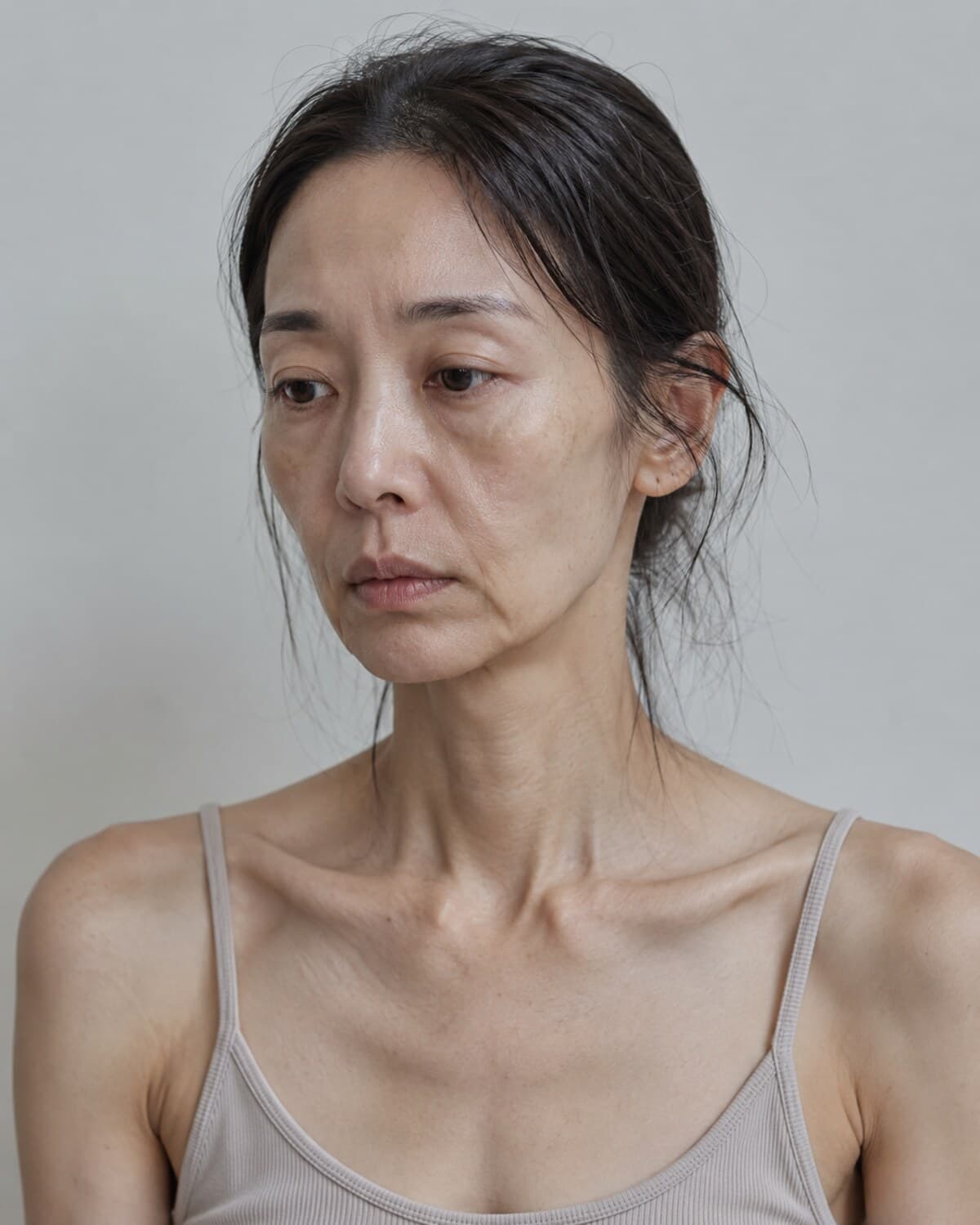 급격한 감량으로 늙어 보이는 여성